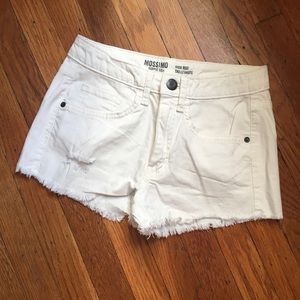 White denim short